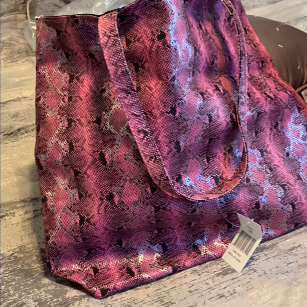 Tote - Picture 2 of 3
